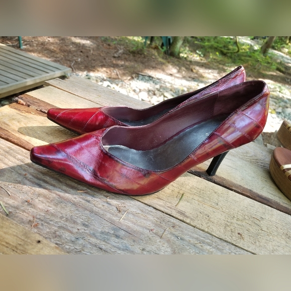 Size 9.5 High Heel Pumps Shoes Liz Claiborne Red Eelskin Pointed toe ladies - Picture 6 of 12